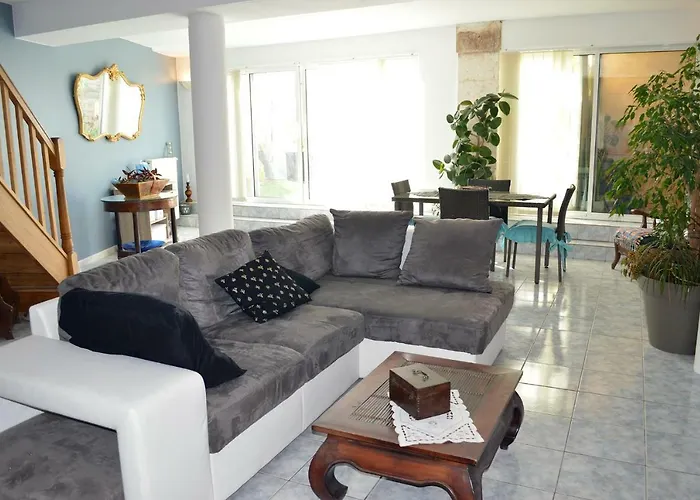 Pensión Les Remparts D'angouleme Angulema